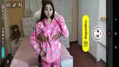 Reproducir Sobrina es follada por su retorcido tío hechizo que la graba con su móvil