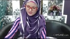 Oynat onu başörtüsü ile arzu edilen arap tekerlekli satıcı