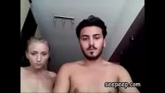চালান ছলনাময়ী স্বর্ণকেশী মেয়ে