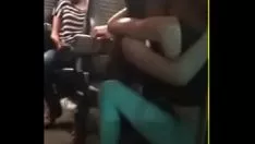 চালান দুই উপজাতি আদর করছে