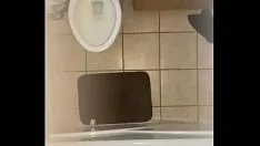 Abspielen Sehen Sie sich mein Taufzimmer in der Dusche unten an.