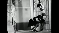 Odtwórz Trey zabiera szpiega feticha z lat 50. XX wieku