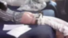Abspielen Hausgemachter Arsch: Diese Milf hat gesagt, dass, wenn ich ihren von ihr entworfenen Fanny-Zauber knete, sie mich dazu bringen würde, mit ihrem Bunthole zu spielen.