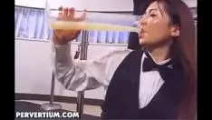 Reproduzir Precioso bukkake adolescente e vidro de cera sobre o cum, pegue o apoio