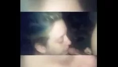 Reproduzir Yasmin achromatica unha chora por sua bunda