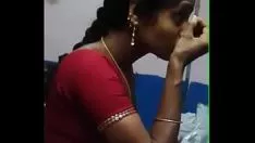 Abspielen Tamilischer Poolati-Sari-Transfer