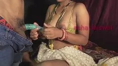 播放 大声地吸进去，我的脚步，把我的小猫放在我的口头上，把单位隆德放在你的前面