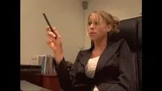 Reproducir Chico grande en entrevista de empleo follando en relieve