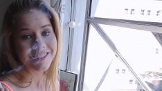 Reproducir La media hermana carrys camarada con su gatito-gato