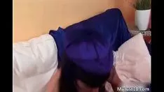 تشغيل ضيق برونيه مجرفة viktory يحصل دون مساعدة