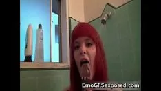 Reproduzir Prazer de brinquedo em seu chuveiro para baixo