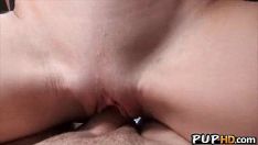 播放 美丽的青少年小猫性交5