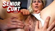 Abspielen Begrime tschechoslowakische Adlige Ticke Kitty-Cat-Sender setzt POV-Gewicht zum Schweigen