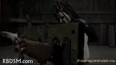 Reproducir Grabaciones de vídeo de sadomasoquismo.