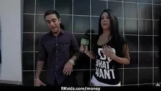 Redare Domnișoară fierbinte vărsă fasolea să facă sex pentru bani în 25