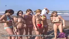 Reproducir Festival sexual de vacaciones de primavera: alumnas de Texas se desnudan y follan en la playa