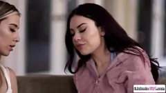 تشغيل حلق كس مثليه الثلاثي مع زوجة الأب وأفضل صديق