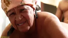 Jouer Granny Dona Kika de 72 ans devient une baise anale rugueuse et Deepthroat