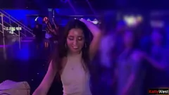 Afspelen Public toilet Anal stampen: Geil Katty West wordt kont geneukt in nachtclub