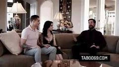 تشغيل Teen Slut Anna de Ville's Taboo Taboo Throupo With Boyfriend and Stepdad