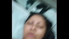 চালান ভারতীয় খোকামনি এবং তার দৈত্য মোরগ স্বামীর সাথে হার্ড রাইড