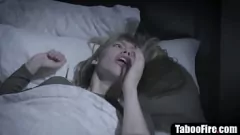 播放 黑发青少年救世主：核心异族他妈的朋友的释放