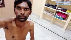 تشغيل Rajesh Playboy 993's Bathroom Matrubation Session: Big Cock ، Ass ، و Creampie!