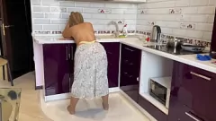 تشغيل شغف الشرج: الحمار العاطفي من Desi MILF يمتد في المطبخ