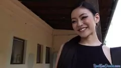 Redare Public POV -ul asiatic al lui POV care aruncă muie pentru bani