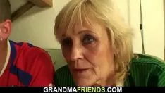 চালান 70 yo granny knot একটি ক্ষতির একটি বাজি চালু এবং পুনরায় gumshoeed পায়