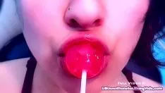 Играть Asmr verbalise fetich - кормление вслух и горячей твердой пищей с lilkiwwiteras