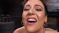 تشغيل طفل على البصيرة المتكررة يمارس الجنس مع آلة بسيطة