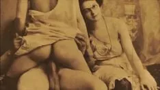 Reproducir La diversión de la linterna nocturna presenta una 'toma de edad avanzada n. ° 9' de mi vida enigma, los chillidos sexys de un caballero del lado victoriano